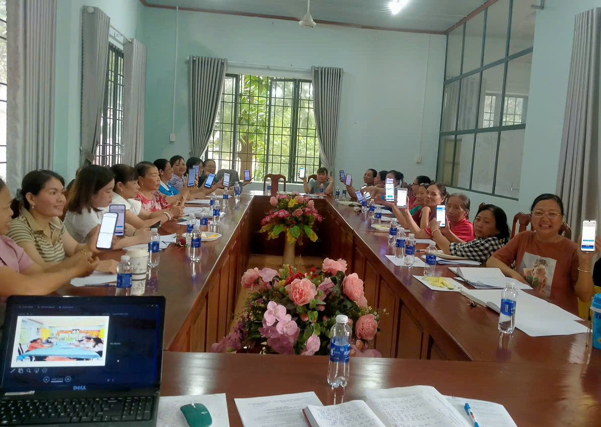 Hội LHPN xã Hưng Phước vận động hội viên phụ nữ tích cực tham gia “cuộc thi tìm hiểu kiến thức  pháp luật về phòng, chống mua bán người”